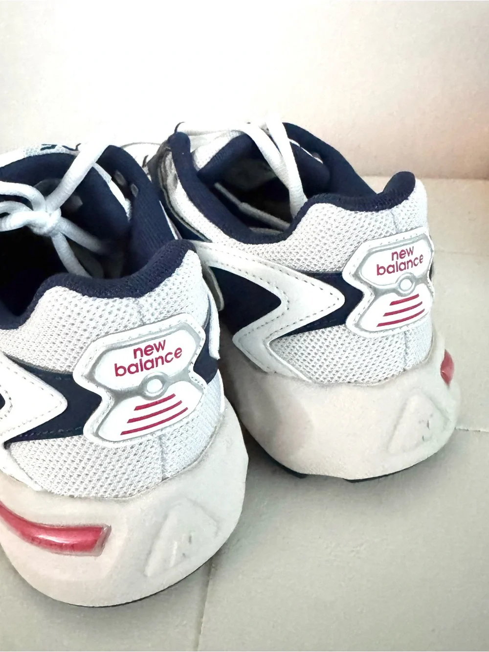 New Balance 725 White Navy Red Running Sneakers